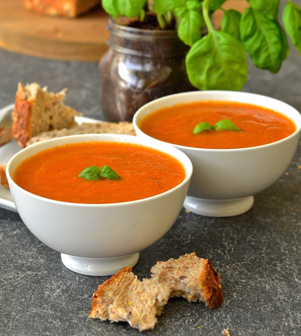 10 Minute Easy Tomato Basil Soup