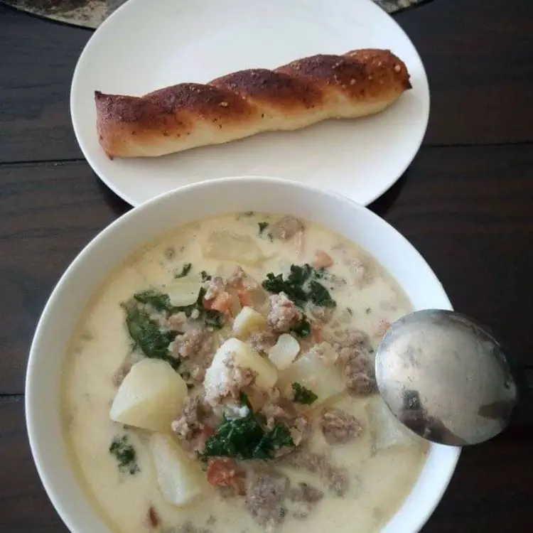 EASY OLIVE GARDEN ZUPPA TOSCANA SOUP