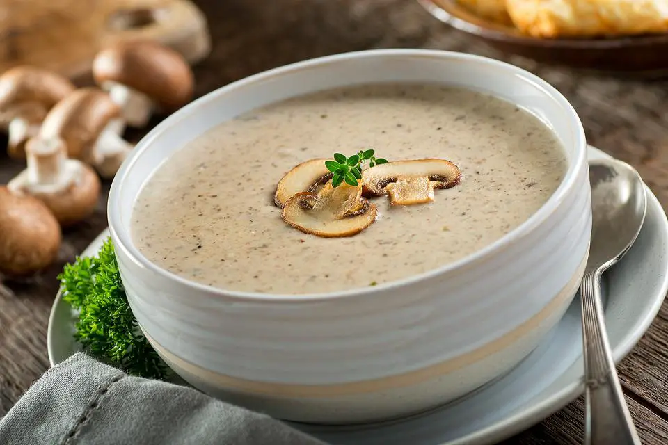 This Homemade Cream of Mushroom Soup Recipe Puts Canned ...