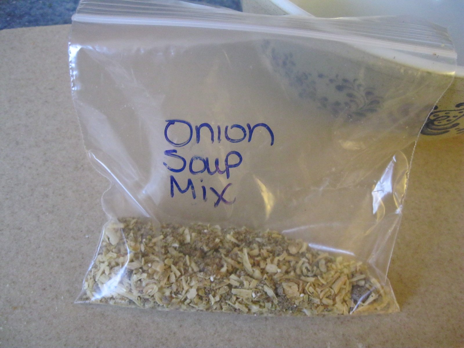 TIP GARDEN: Make Your Own Lipton Onion Soup Mix